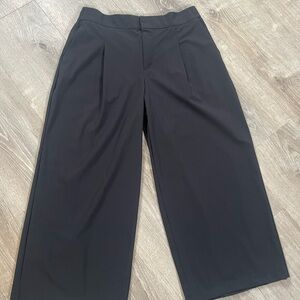 Athleta women’s high waisted wide legged pants never worn